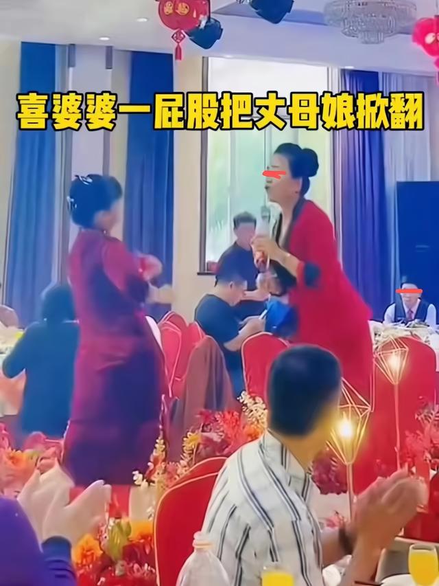 婚禮丈母娘穿什么衣服（結(jié)婚丈母娘穿啥）