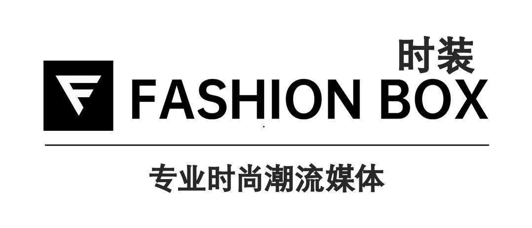 一雙純白的球鞋搭個(gè)拉風(fēng)的t什么歌（一雙純白的球鞋搭配拉風(fēng)的tee歌詞）