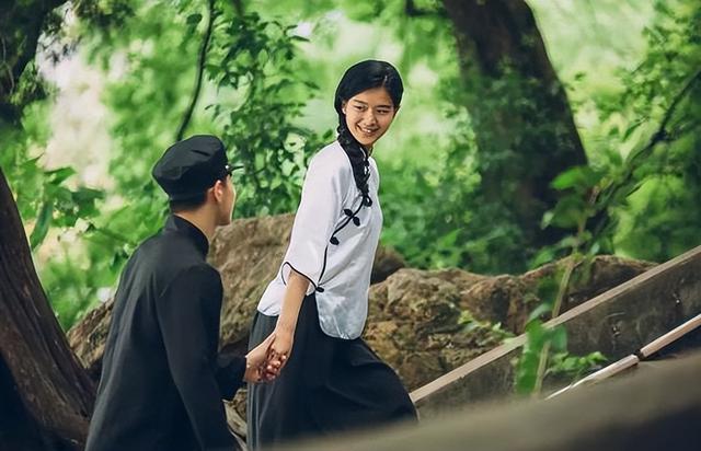 故事：她和男友私奔，和未婚夫同居，無(wú)奈懷孕時(shí)奔赴另一個(gè)情場(chǎng)