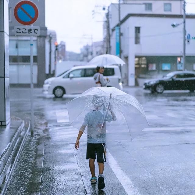 太陽傘雨傘兩用的有嗎，太陽傘多少錢一包？