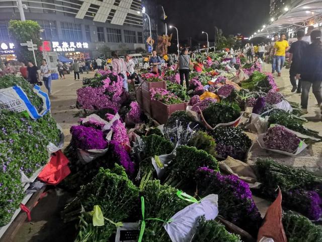 成都批發(fā)鮮花市場進(jìn)貨渠道在哪里，成都鮮花進(jìn)貨渠道？