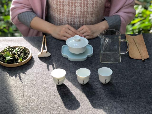 細(xì)腰、斗笠、高足，不管啥造型，為什么國(guó)內(nèi)茶杯普遍沒有“把”？