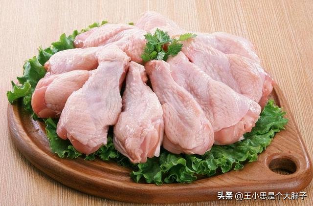 市場上的冷凍雞肉從哪里來？為何一直賣不完？安全嗎？看完就明白